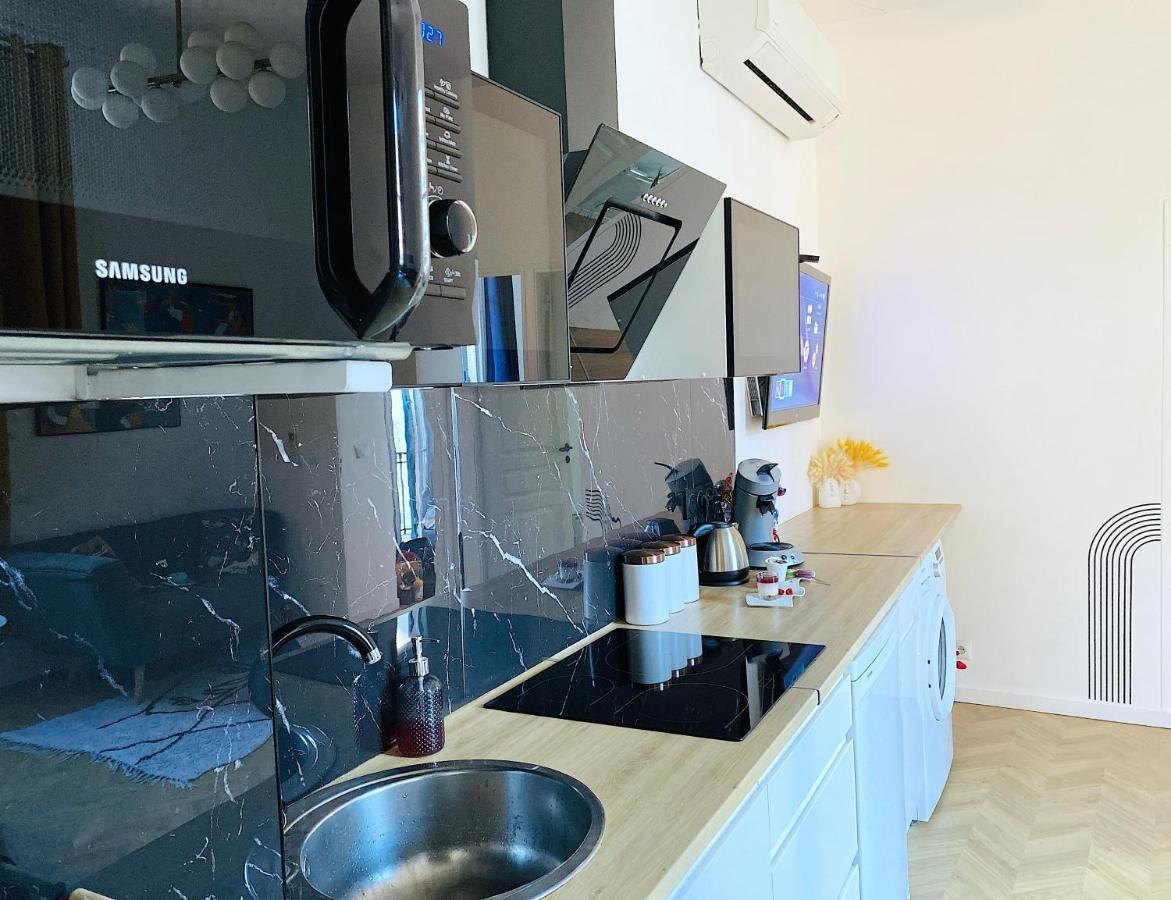 Sea - 2 Bedroom - Kitchen - Wifi - Tramway - Air Conditioner Ницца Экстерьер фото